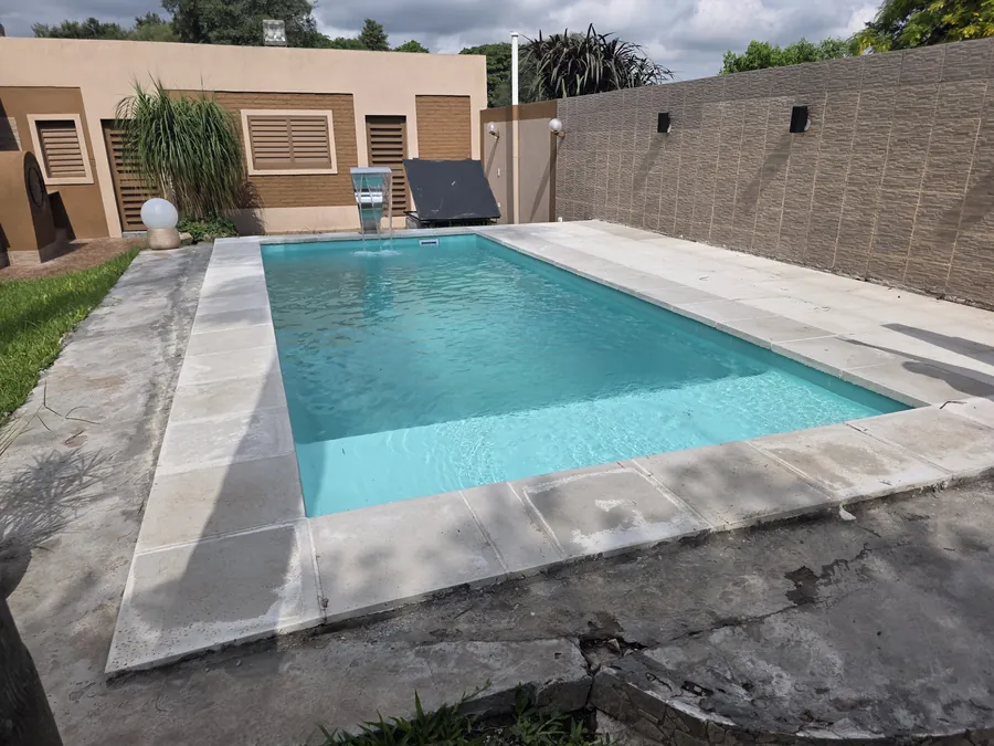Instalación de piscina de fibra de vidrio en Tucumán