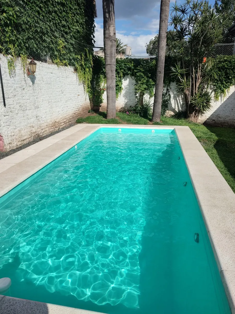 Pileta de fibra de vidrio terminada con terminaciones en Tucumán